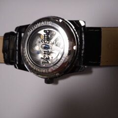 未使用のスケルトンの時計の画像