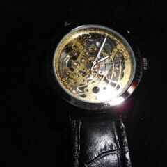 未使用のスケルトンの時計の画像