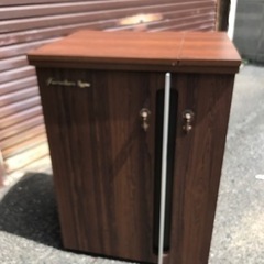 (決まりました)差し上げます　ミシンテーブル　