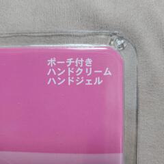 ミニー&デイジーポーチ付きハンドクリーム&ハンドジェルの画像