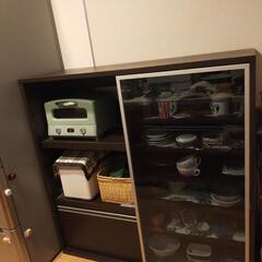 お引き取り頂く方決まりました。食器棚のみです。