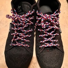 急募！できれば今年中！adidas ブラックキラキラスニーカー