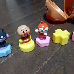 アンパンマン号のブロックの玩具の画像