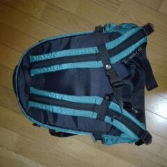 値下げ、Etsumi Air Packカメラパック、緑色、リュックサックタイプ、美品ですの画像
