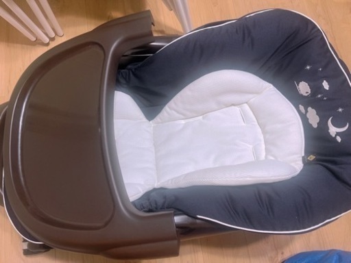 コンビ　ネムリラ　エッグショック　ハイローチェア