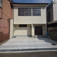 古城公園お堀端の景勝地の売家です。リフォーム済の物件です。お城の...