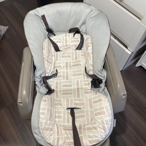 コンビ　ネムリラ　オートスイング　美品　ハイローチェア