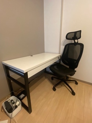 値下げしました！机（テーブル）【ニトリ】