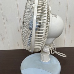 無料！卓上扇風機☆小型扇風機☆ブルー☆動作確認済み【こちらは店舗です。浜村鹿野温泉ICから3分 買取本舗 宮本リサイクル 営業時間９～１９時 定休日水曜日】の画像