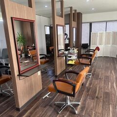 地元箕面市内にて地域密着美容室として沢山の方にご愛顧頂いておりま...
