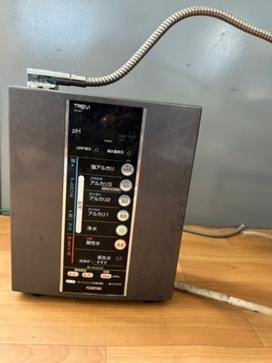 Kt451“FUJIRYOKI フジ医療器”浄水器TREVI/トレビ FW-407 銀色　アルカリイオン整水器　酸性水　連続式電解水生成器　動作品