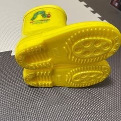 はらぺこあおむしキッズ長靴の画像