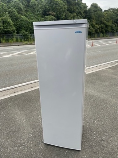 ■中古品 テンポスバスターズ 冷凍ストッカー TBUF-198-RH 2020年 198L 動作問題なし 冷凍庫■