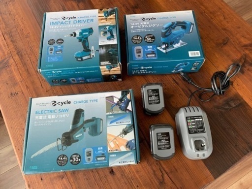 まとめ売り　インパクトドライバー　オービタルジグソー　電動ノコギリ　バッテリー　セット　定価¥20,000以上