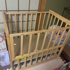 ベビーベッドの画像