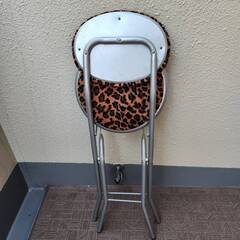 ★無料★　★9/21(木)午後引取限定★　折りたたみ椅子　ヒョウ柄の画像