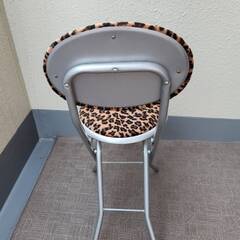 ★無料★　★9/21(木)午後引取限定★　折りたたみ椅子　ヒョウ柄の画像