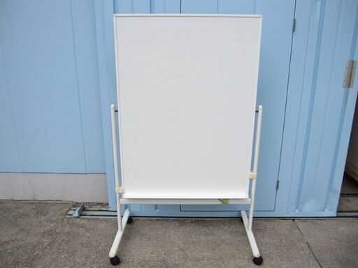 片面ホワイトボード　板面へこみあり　W900