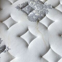 【受渡者決定】シーリージャパン　ダブルベッド　マットレスの画像