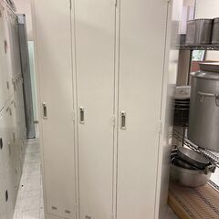 中古　TOYOスチール　3人ロッカー 　3人　ロッカー　3人用ロ...