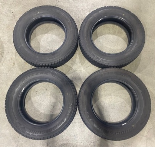 ジムニー16インチスタッドレスタイヤ