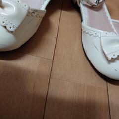 フォーマルシューズ　18cm 白の画像