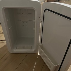 コンパクト冷蔵庫の画像