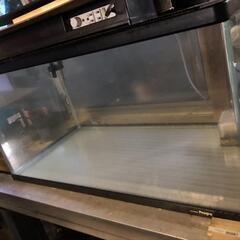 値下げしました🙇‍♂️90×44×45曲げ水槽(上部フィルター付き)