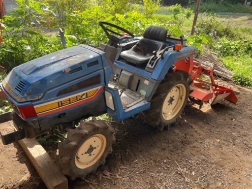 イセキトラクター　鋤つき    引取り手決まりました