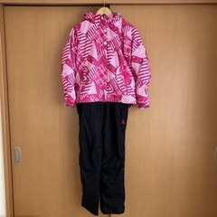 女児　スキーウェア