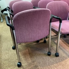 クリーニング済み オフィスチェア ミーティングチェアの画像