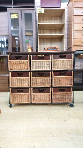 楽天市場】ラタン チェスト 3段 木製 引き出し 収納 籐 家具 チェスト 籐チェスト 編みかごチェスト ラタン 3段×3列 引出し9杯 キャスター付き 横幅98㎝×奥行37㎝×高さ82cm☆近隣配送無料 買取