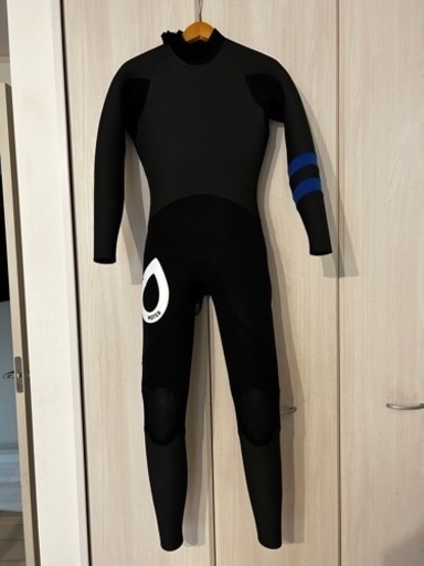 ウエットスーツ　セミドライ  格安　新品同様