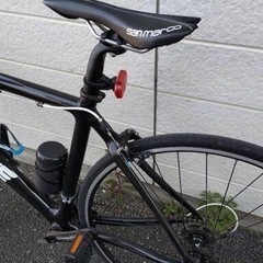 カーボンロードバイクの画像