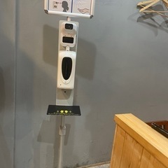 検温消毒一体型の画像