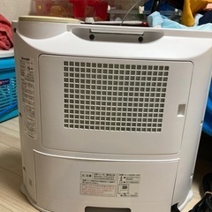 シャープ プラズマクラスター搭載 加湿セラミックファンヒーター ホワイト HX-G120Wの画像