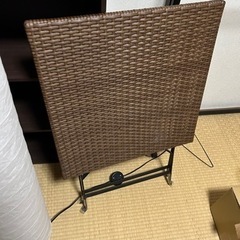 折り畳みテーブル　(完了)