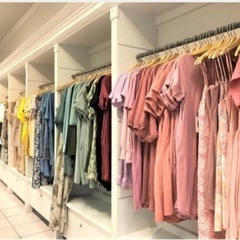 【１点100円・配送&引取可能❤️】レディース古着   まとめ売...