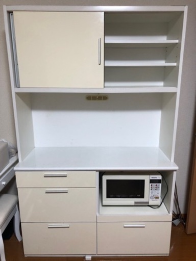 食器棚　キッチン用品