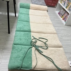 引き渡し者様決定済　ニトリ　枕付き　ごろ寝クッション