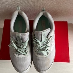 ニューバランス　レディーススニーカー263 ２４cmの画像