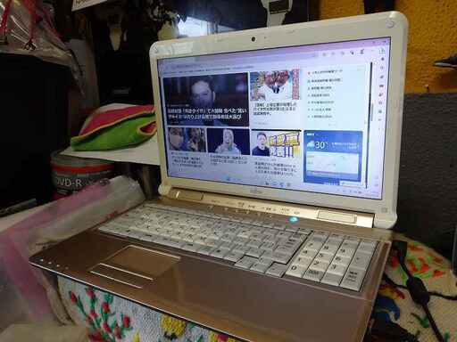 NEW 富士通　FMV らくらくパソコン　AH/R4H Core i5