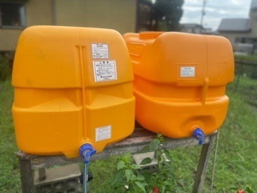 水 タンク ２個 各200 L