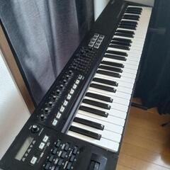 Roland　A-800PRO MIDIキーボード　脚とケース付