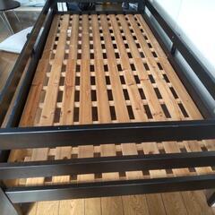 木製二段ベッドの画像