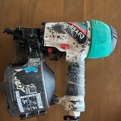 コンクリート釘打ち機