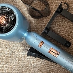 未使用 ★ヘアドライヤー Blu-ray hair care  ブルー  動作OK 軽量 コンパクト  ＊＊除菌 保湿ジェル 500mlを１本サービスの画像