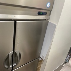 業務用縦型冷凍庫