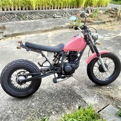 ヤマハのTW200cc　セル一発始動です。ピンクで可愛いロンスイ...