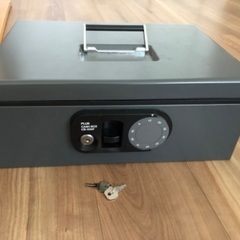 金庫　35x25x14センチの画像